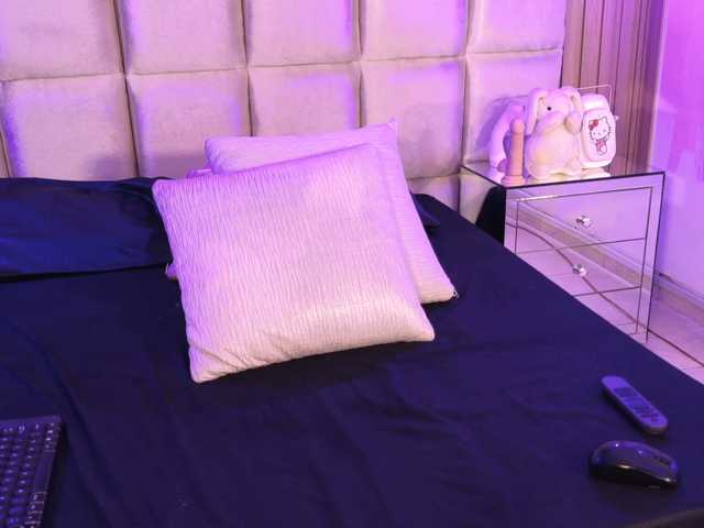 EmmaRichards live cam preview