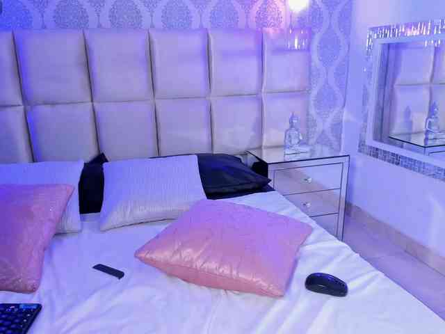 MiissSamantha webcam