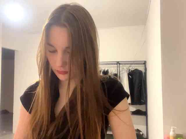 EveliaShimaoka webcam