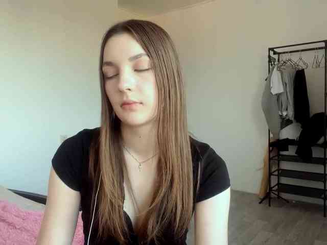 EveliaShimaoka webcam