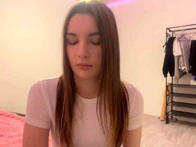 EveliaShimaoka webcam
