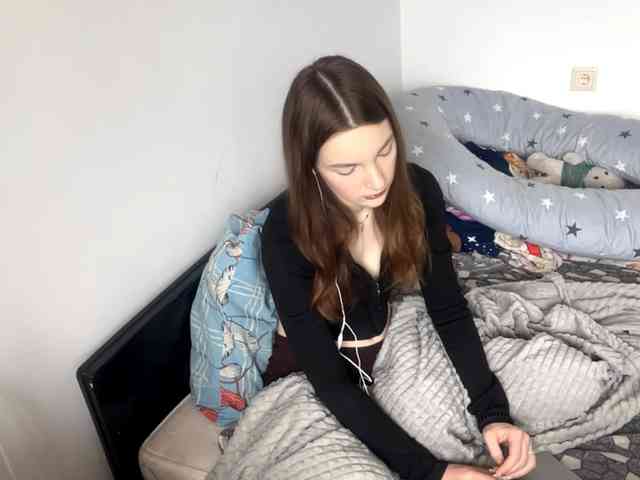 EveliaShimaoka webcam