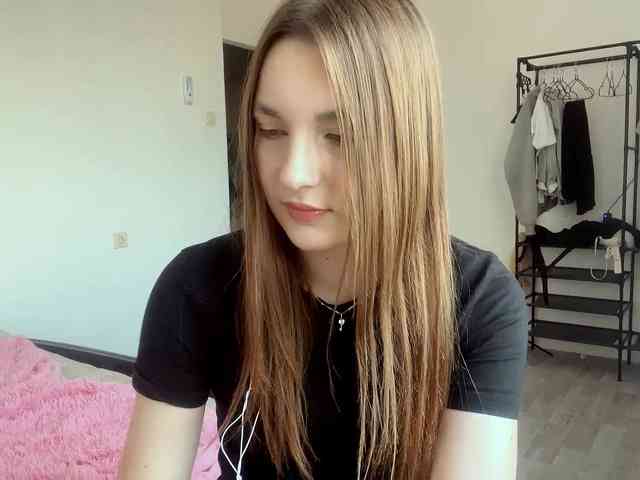 EveliaShimaoka webcam