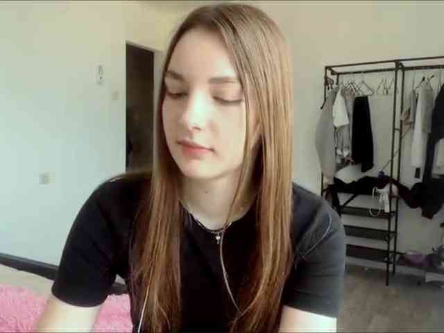 EveliaShimaoka webcam