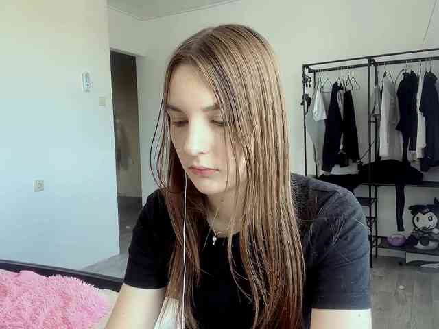 EveliaShimaoka webcam