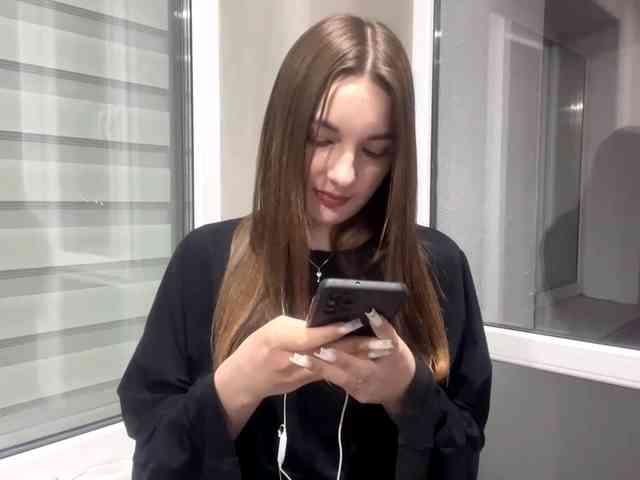 EveliaShimaoka webcam