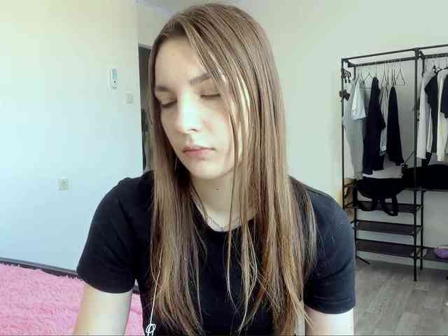 EveliaShimaoka webcam
