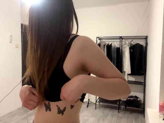 EveliaShimaoka webcam