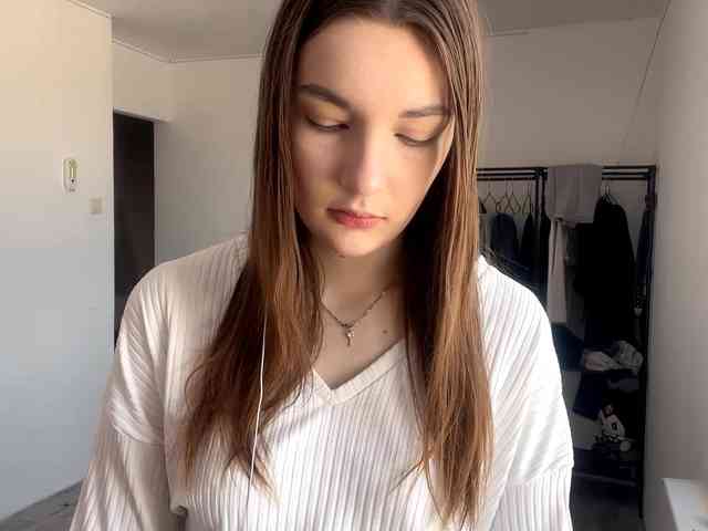 EveliaShimaoka webcam