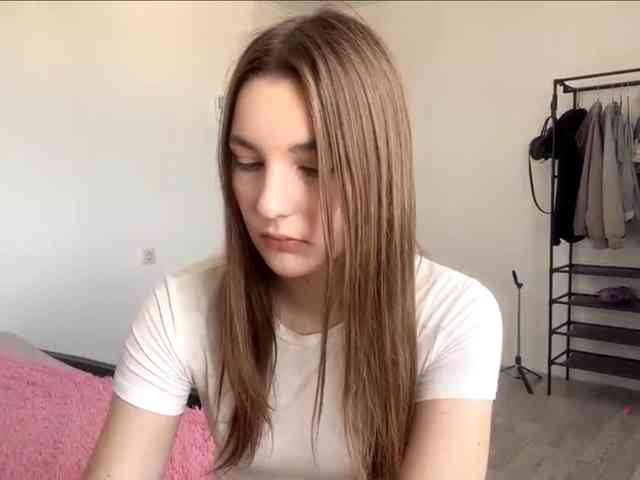 EveliaShimaoka webcam