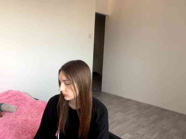 EveliaShimaoka webcam