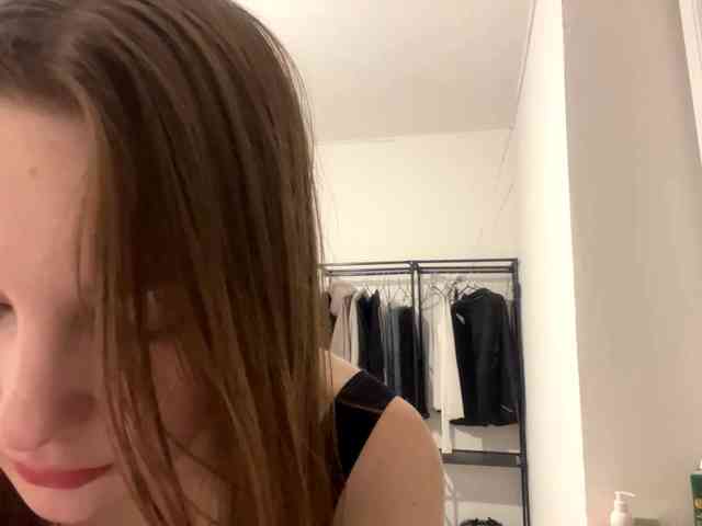 EveliaShimaoka webcam