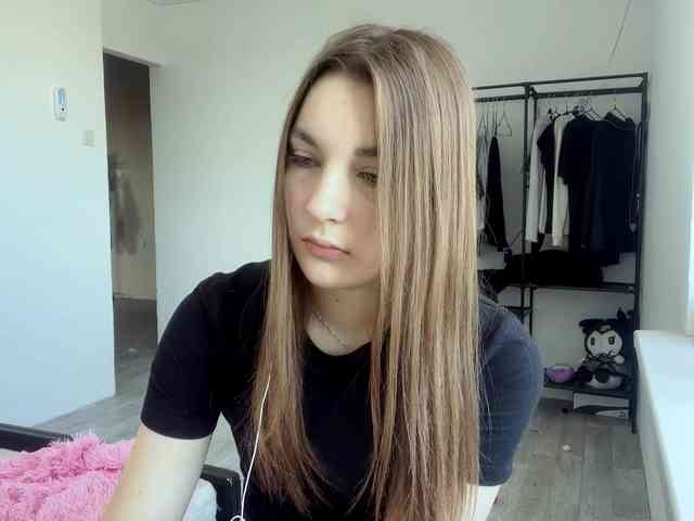 EveliaShimaoka webcam