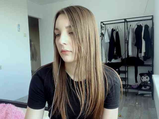 EveliaShimaoka webcam