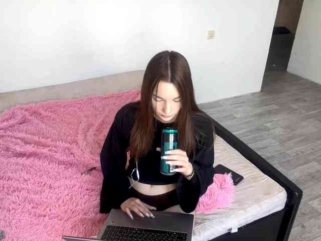 EveliaShimaoka webcam