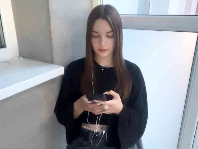 EveliaShimaoka webcam