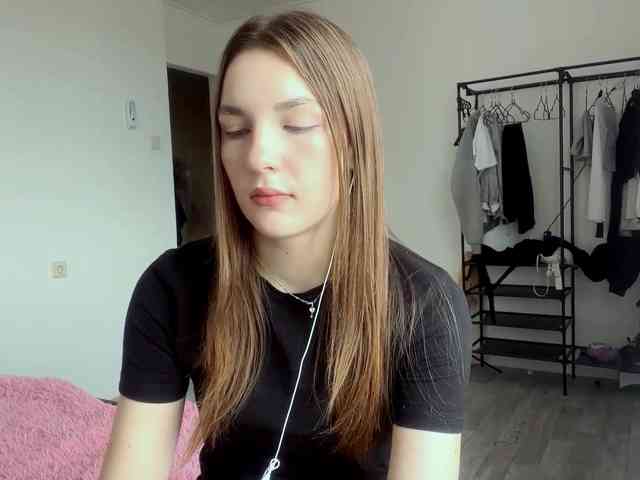 EveliaShimaoka webcam