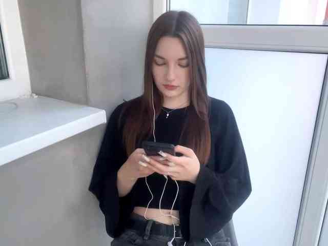 EveliaShimaoka webcam