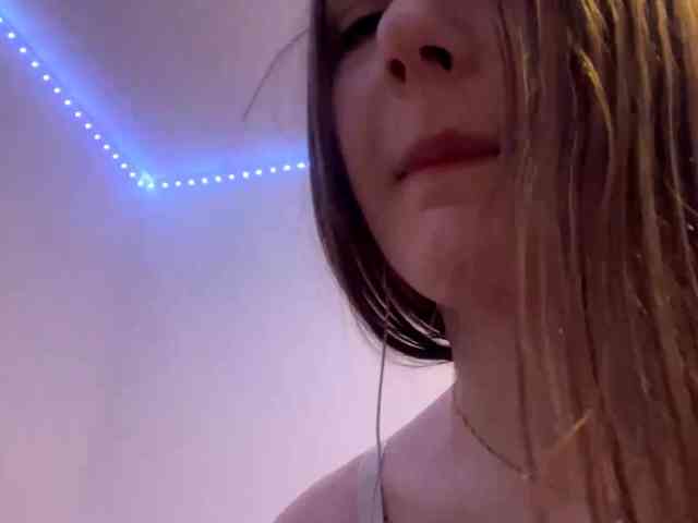 EveliaShimaoka webcam