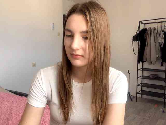 EveliaShimaoka webcam
