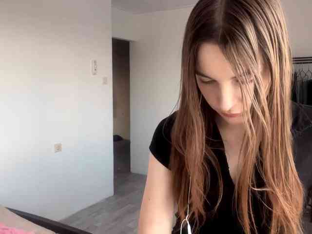 EveliaShimaoka webcam
