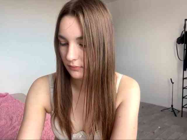 EveliaShimaoka webcam