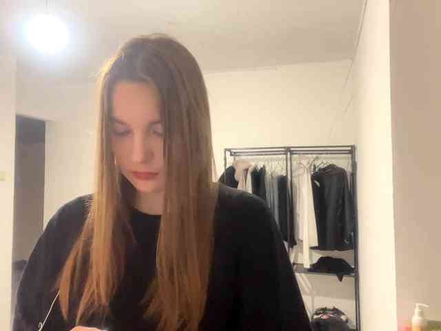 EveliaShimaoka webcam