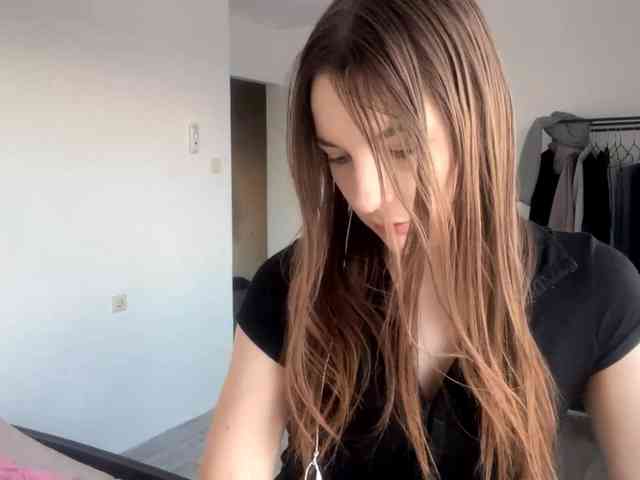 EveliaShimaoka webcam