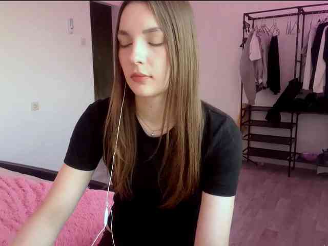EveliaShimaoka webcam