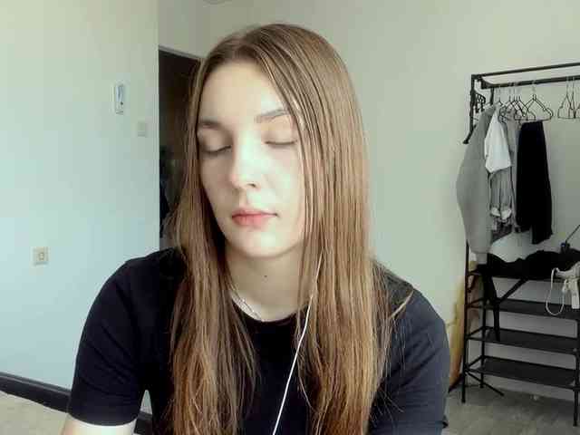 EveliaShimaoka webcam