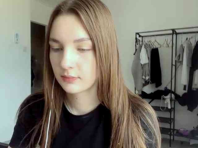 EveliaShimaoka webcam