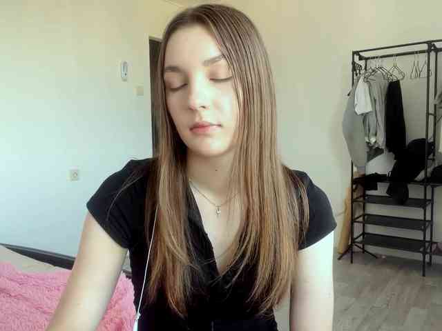 EveliaShimaoka webcam