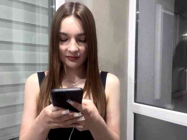 EveliaShimaoka webcam