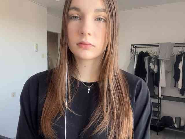 EveliaShimaoka webcam