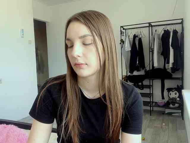 EveliaShimaoka webcam