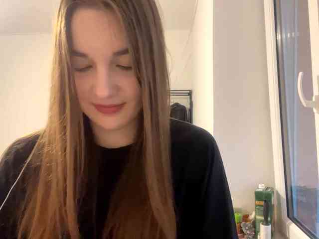EveliaShimaoka webcam
