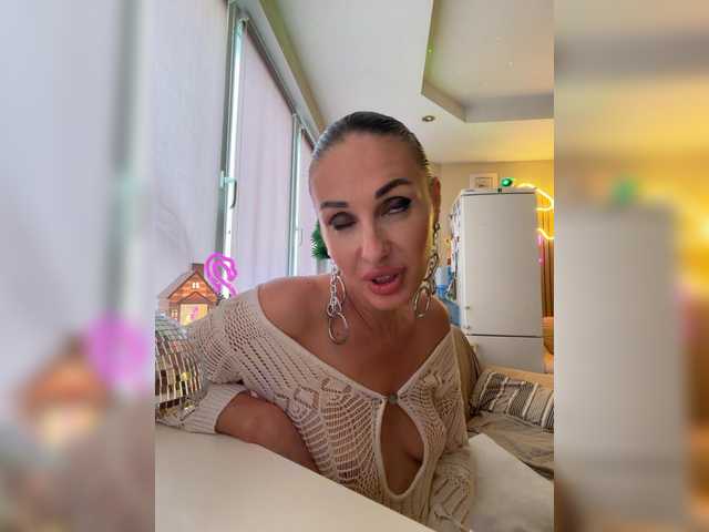 Amouraa live cam on BongaCams