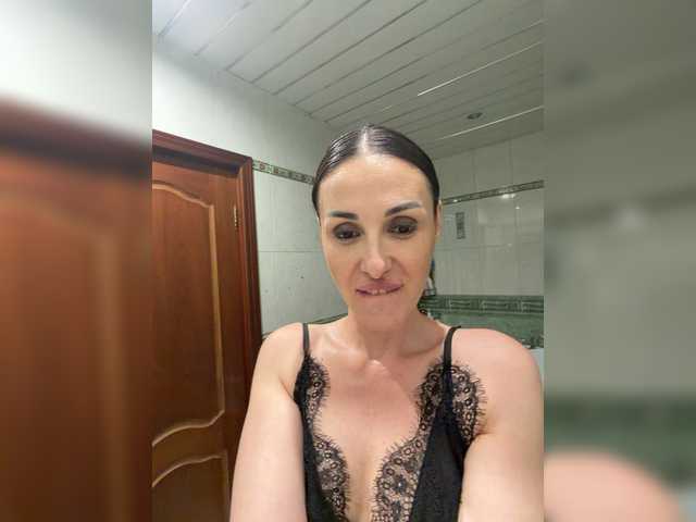 Amouraa live cam on BongaCams