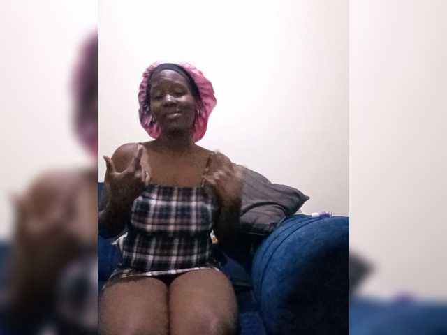 halimaanderson cam belle