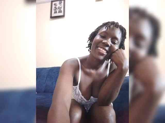 HalimaAnderson webcam