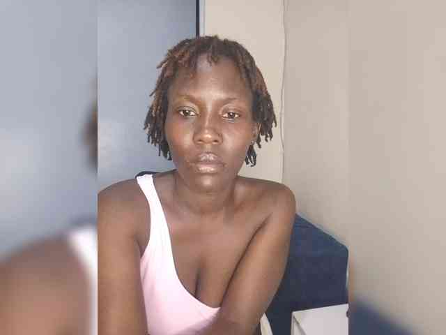 HalimaAnderson webcam