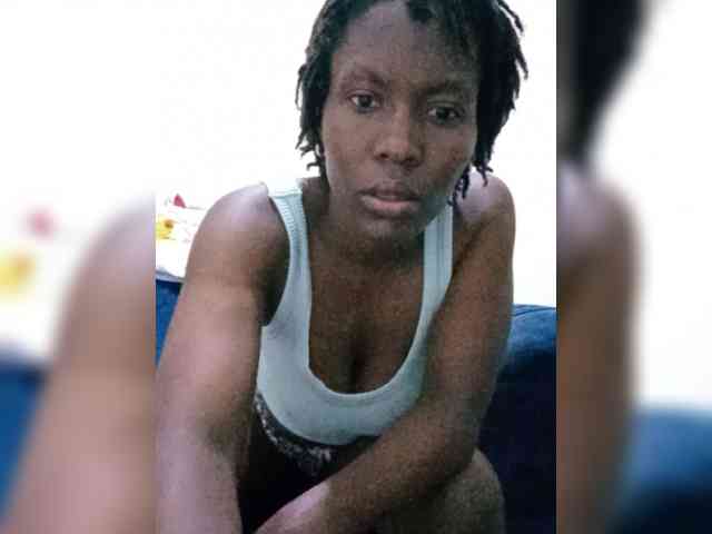 HalimaAnderson webcam