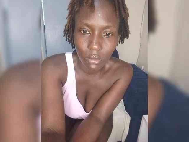 HalimaAnderson webcam