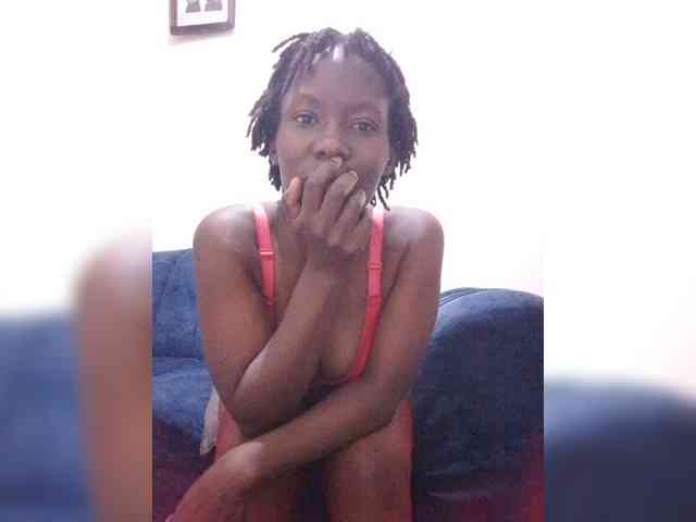 HalimaAnderson webcam