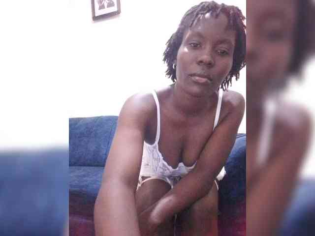 HalimaAnderson webcam