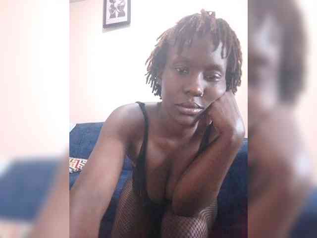 HalimaAnderson webcam