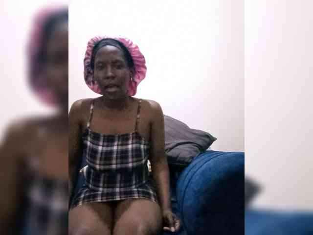 HalimaAnderson webcam