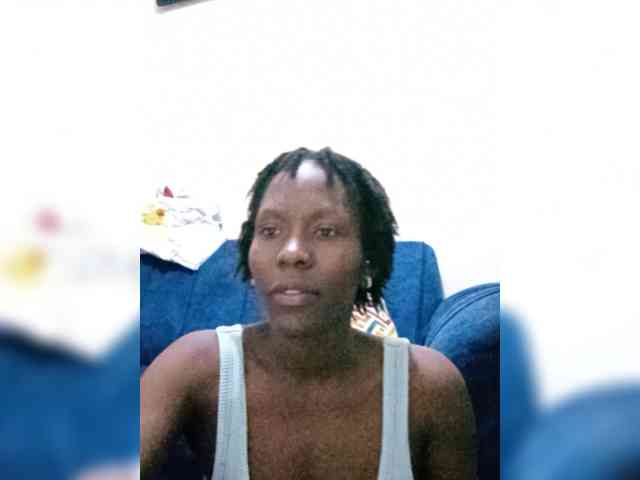 HalimaAnderson webcam