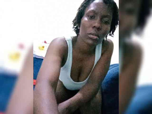 HalimaAnderson webcam