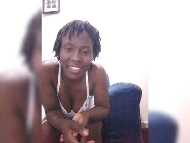 HalimaAnderson webcam